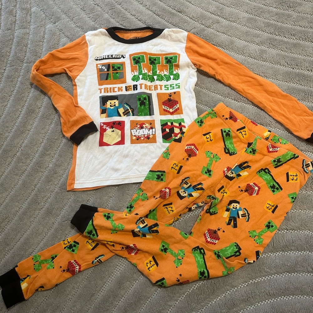 Boy Minecraft Halloween pajama set size 10